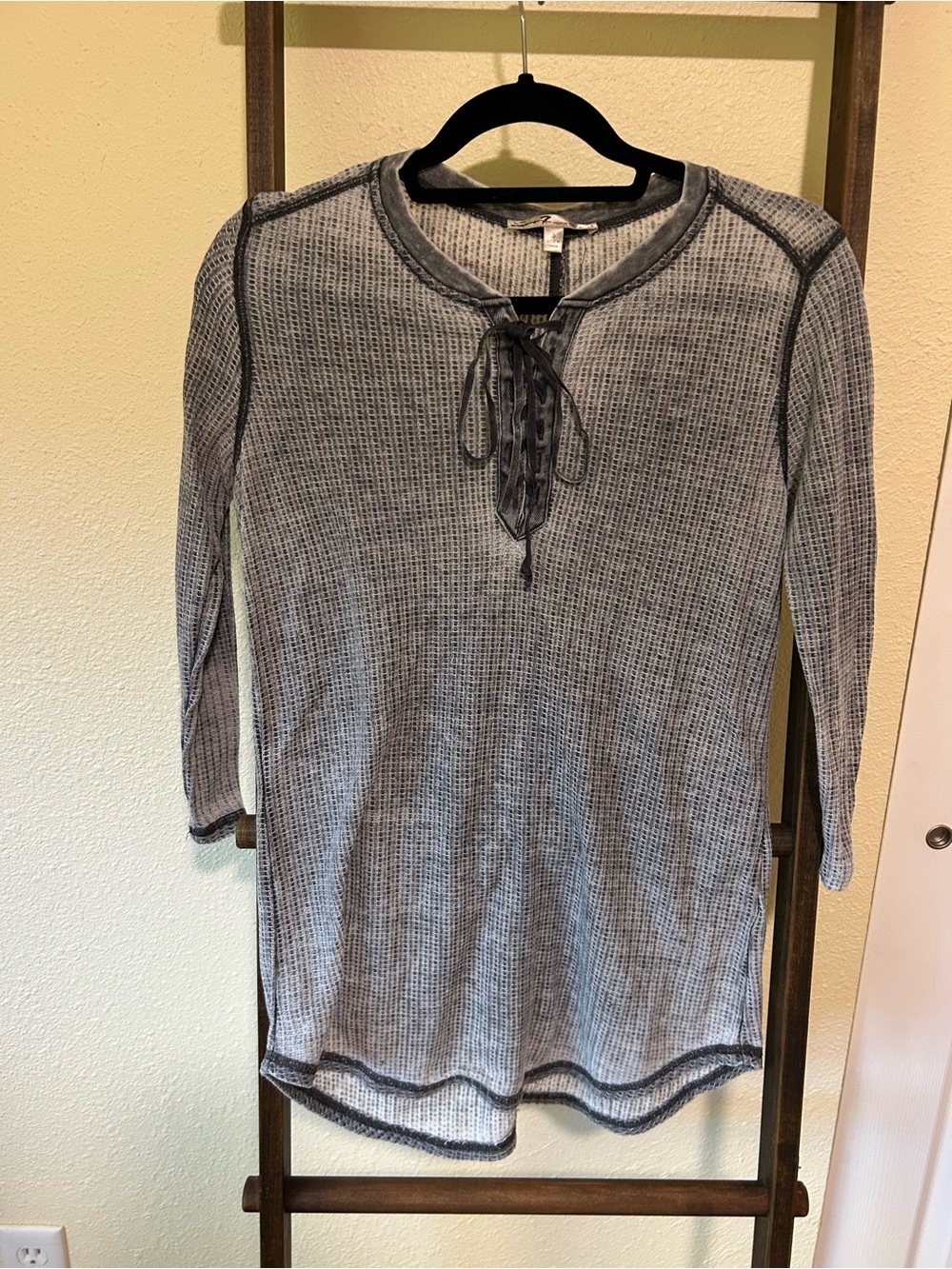 Seven7 Gray Waffle Knit Lace-Up Long Sleeve Tunic